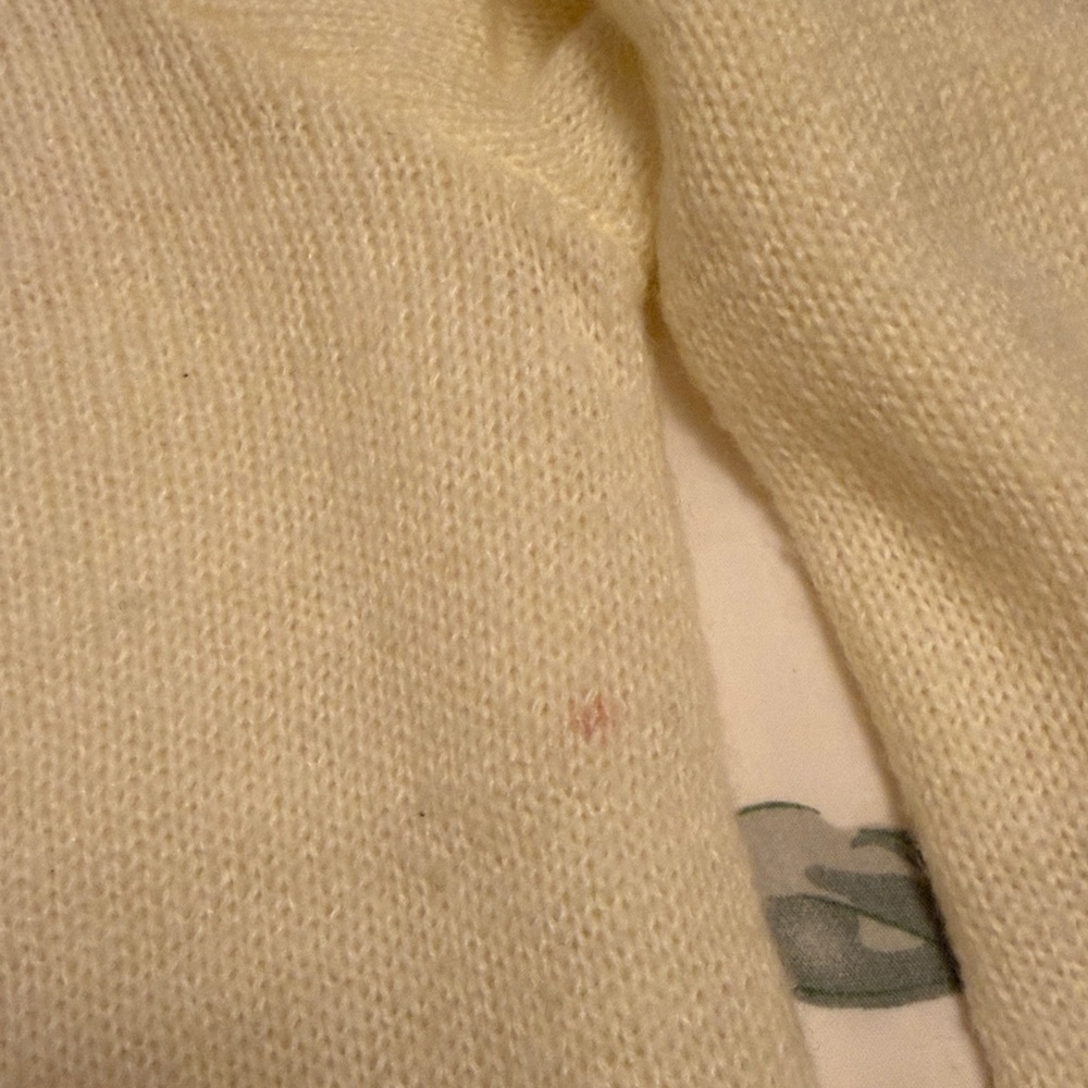 Brandy Melville St. George Cream Scalloped Sweater - Picture 5 of 6